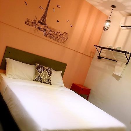 Hideout@Sixty4 Hotell Pinang Exteriör bild