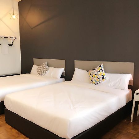 Hideout@Sixty4 Hotell Pinang Exteriör bild