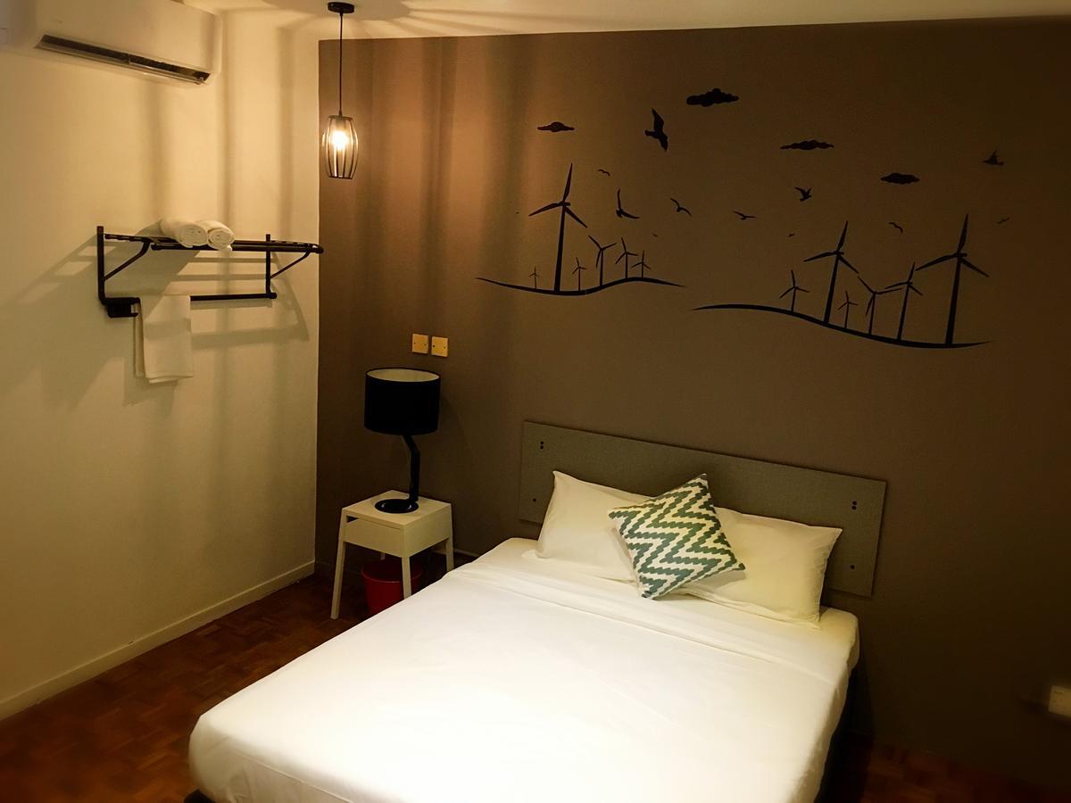 Hideout@Sixty4 Hotell Pinang Exteriör bild