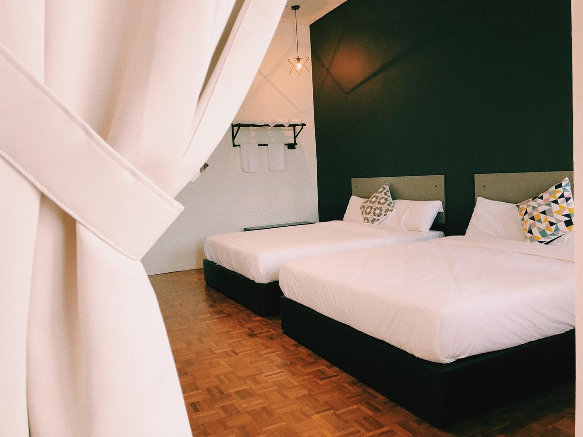 Hideout@Sixty4 Hotell Pinang Exteriör bild