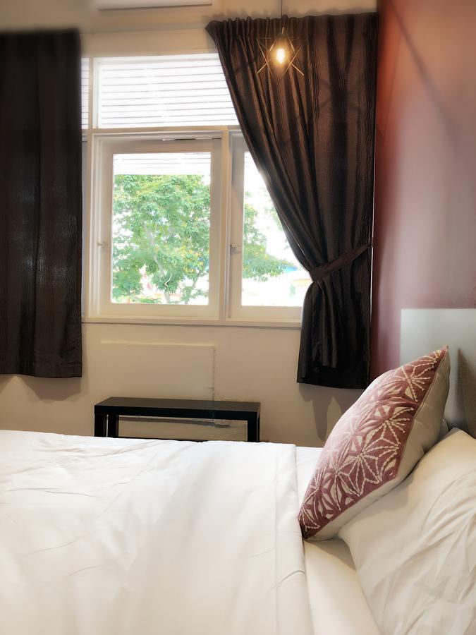 Hideout@Sixty4 Hotell Pinang Exteriör bild
