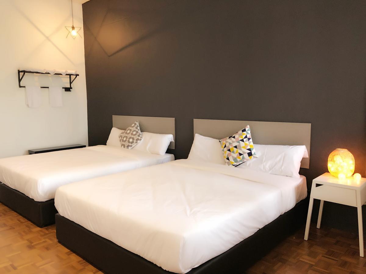 Hideout@Sixty4 Hotell Pinang Exteriör bild