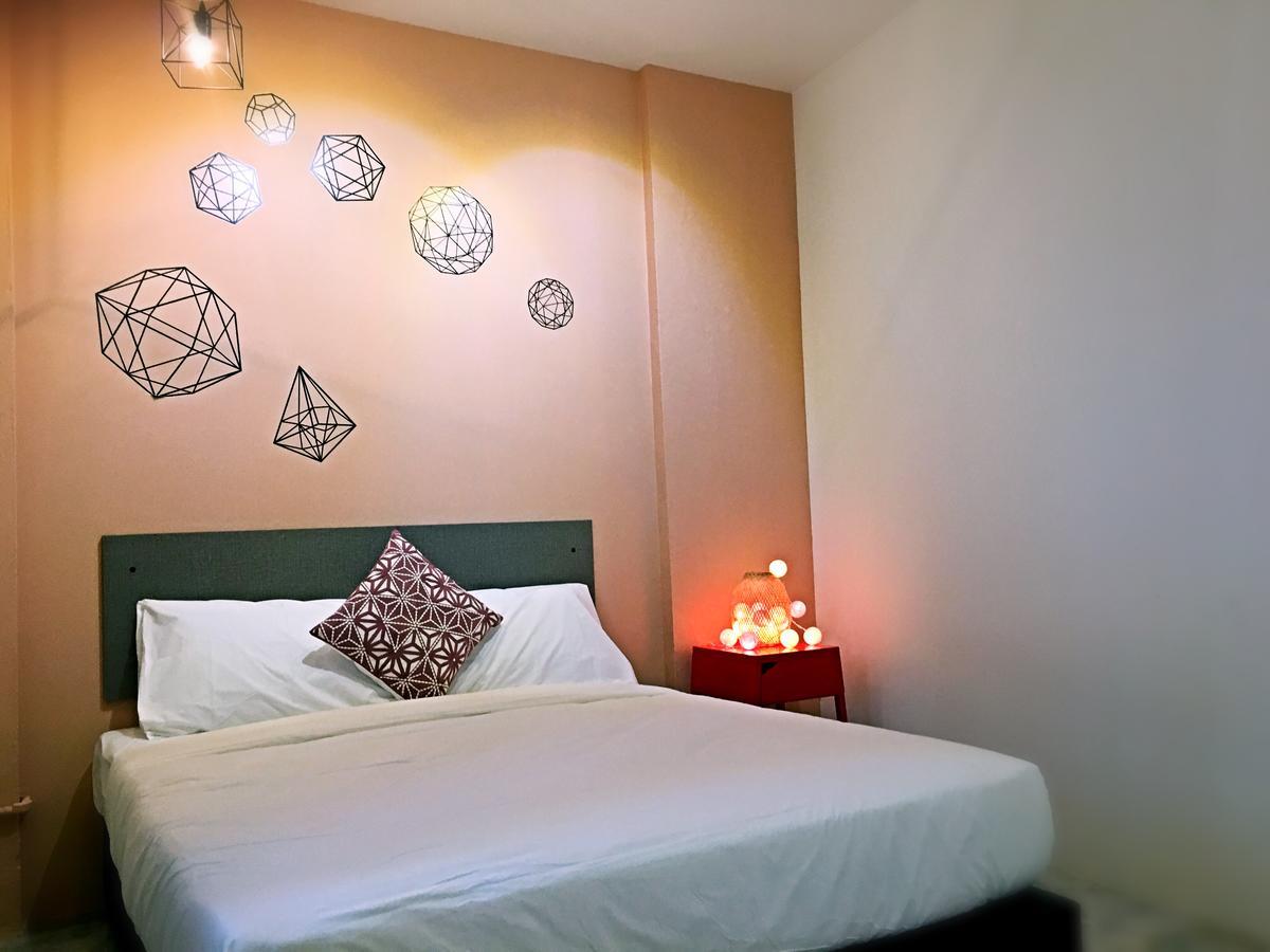 Hideout@Sixty4 Hotell Pinang Exteriör bild
